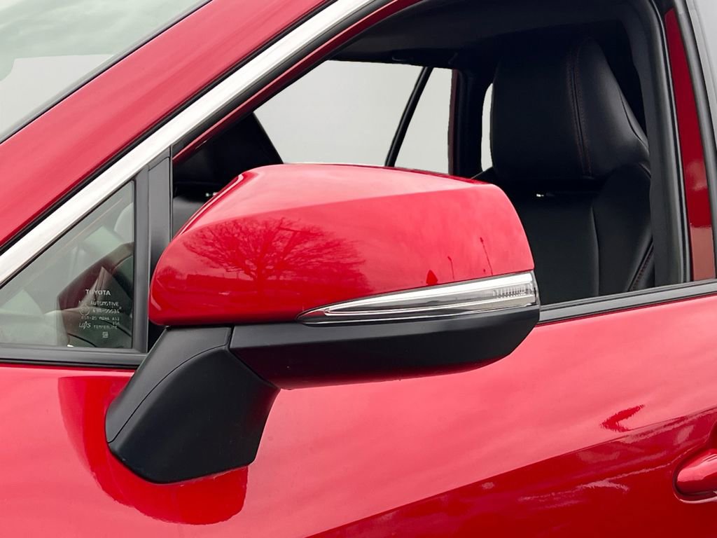 Used 2023 Toyota RAV4 SE image 26