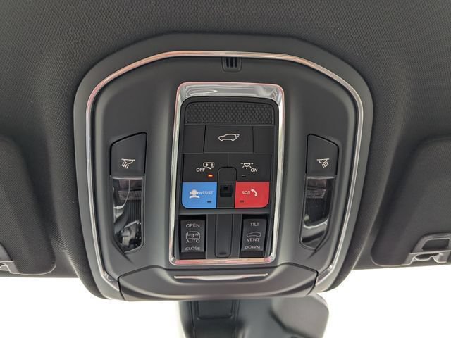 New 2026 Jeep Grand Cherokee Altitude AWD/4WD image 29
