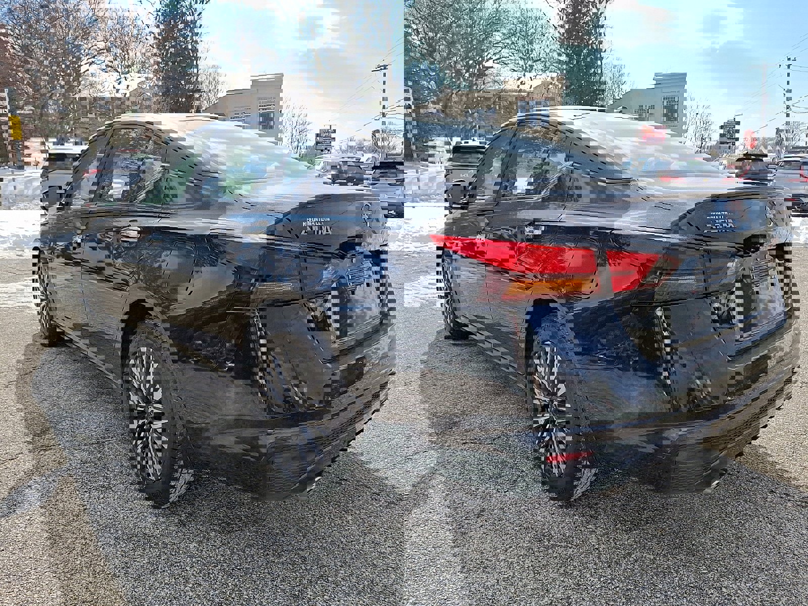 Used 2024 Nissan Altima 2.5 SV w/ SV Premium Package image 4