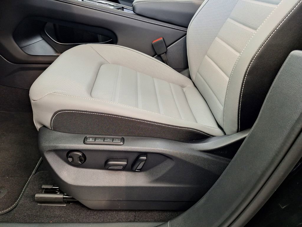 New 2026 Volkswagen Atlas Cross Sport SEL R-Line image 26