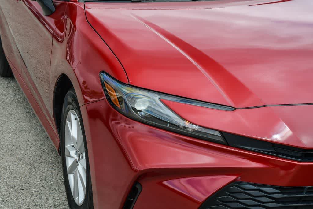 Used 2025 Toyota Camry LE FWD image 4