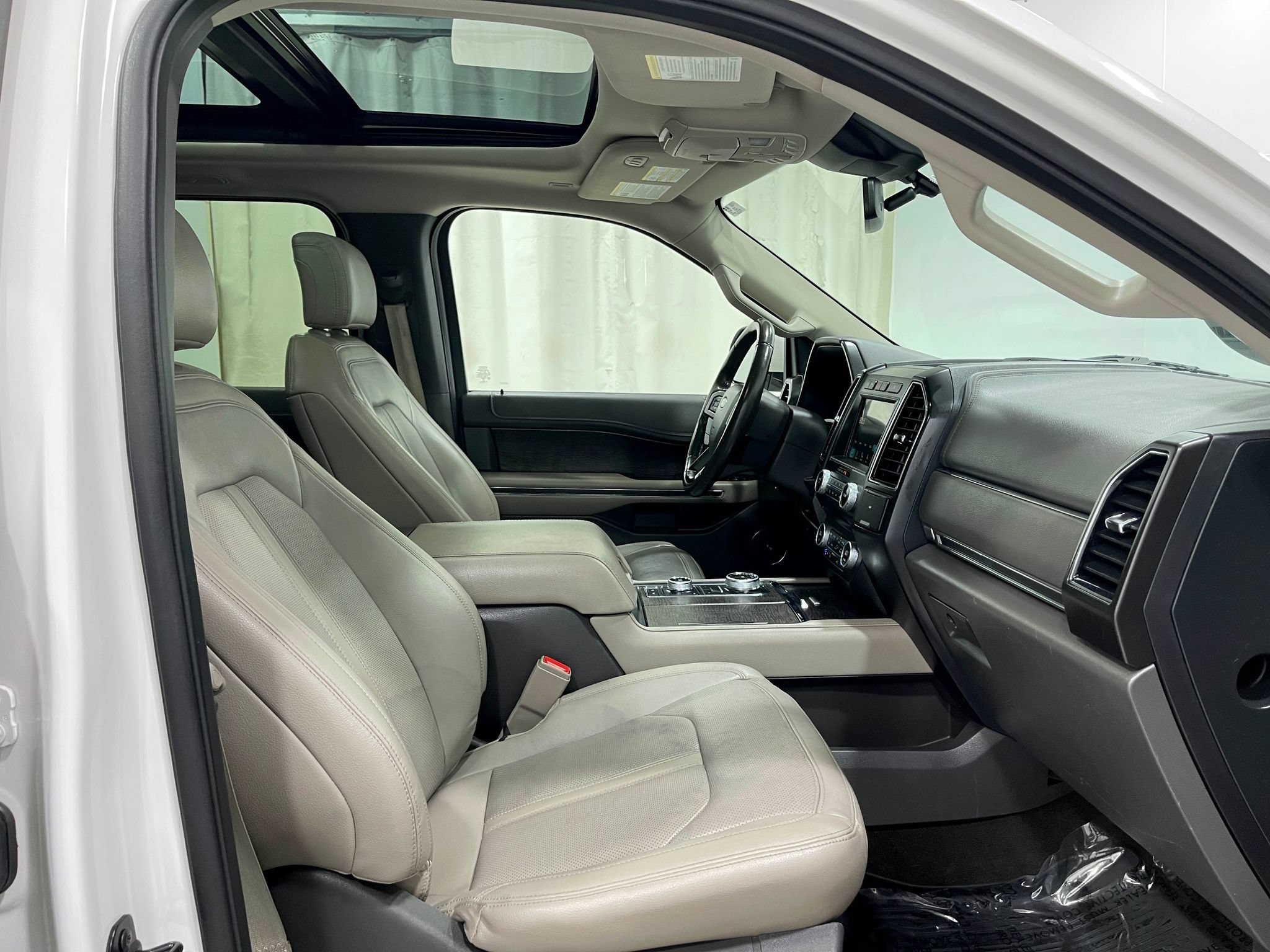Used 2018 Ford Expedition Max Limited w/ Equipment Group 301A AWD/4WD image 33