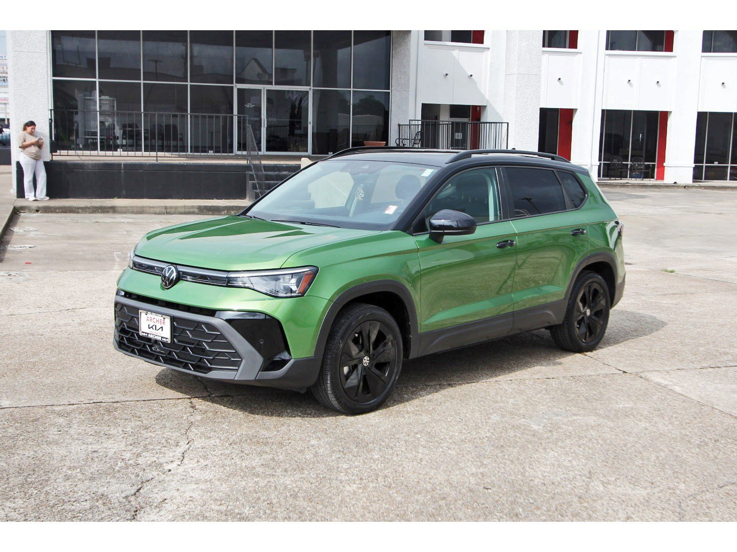 Used 2025 Volkswagen Taos SE FWD image 3