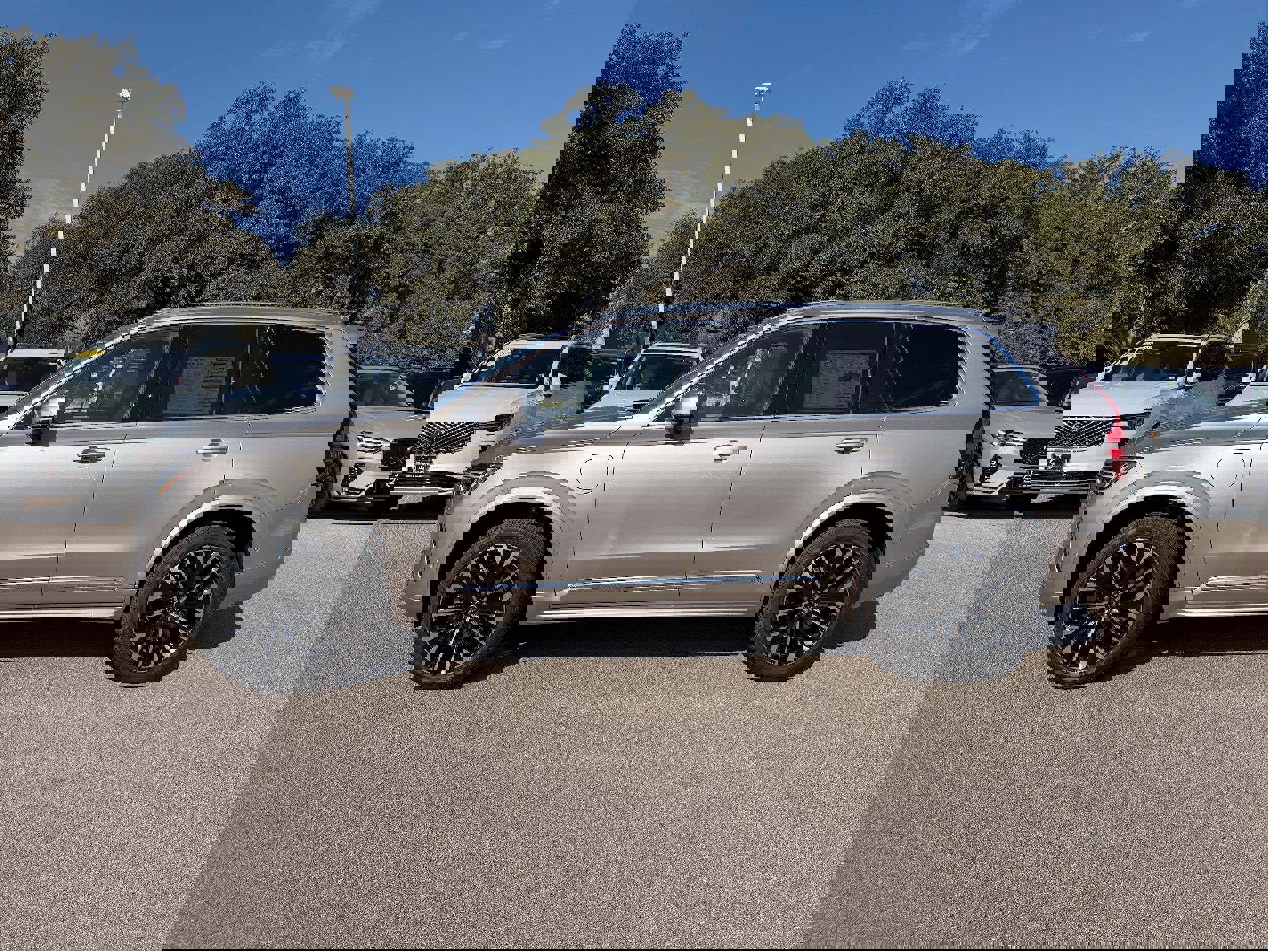 New 2026 Volvo XC90 T8 Plus w/ Protection Package Premier image 3