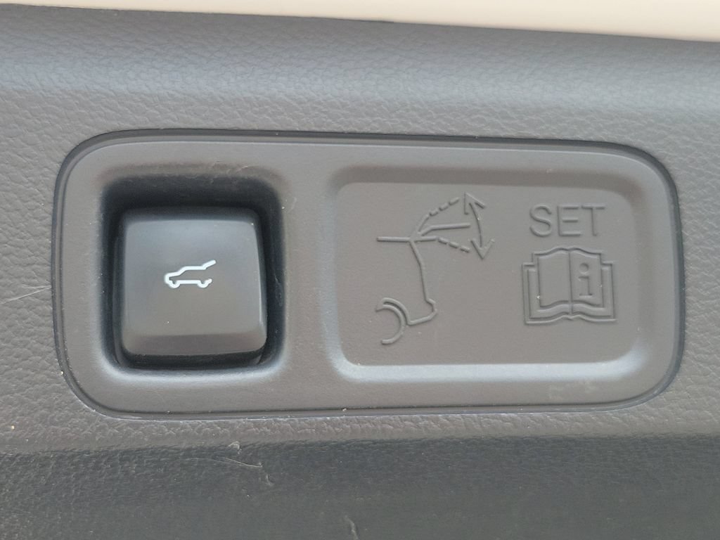 Used 2024 Ford Expedition XLT RWD image 9