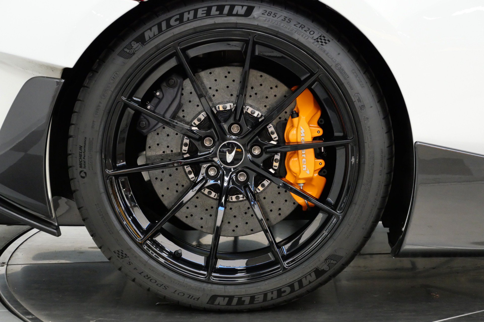 Used 2019 McLaren 600LT RWD image 36