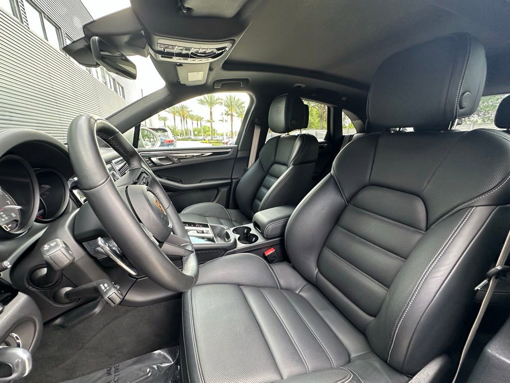 Certified 2023 Porsche Macan S image 5