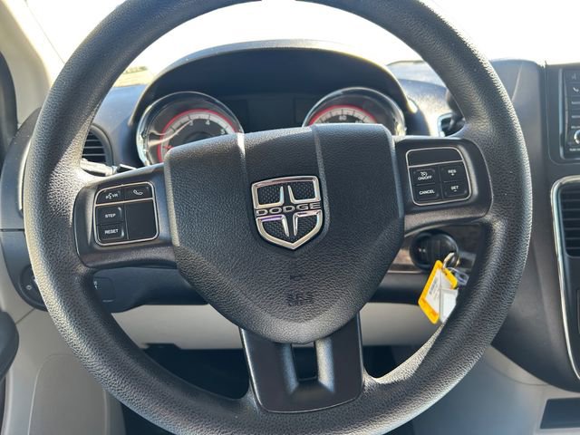 Used 2019 Dodge Grand Caravan SE w/ UConnect Hands-Free Group image 13
