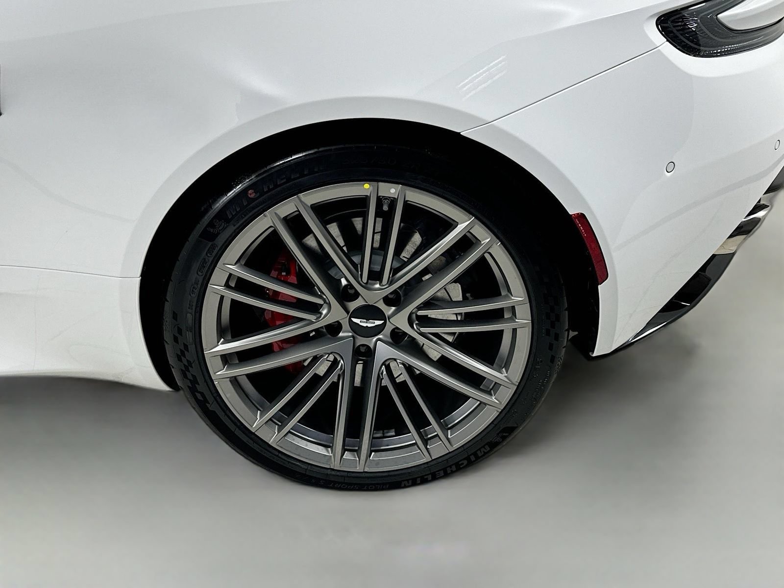 Used 2024 Aston Martin DB12 Coupe RWD image 9