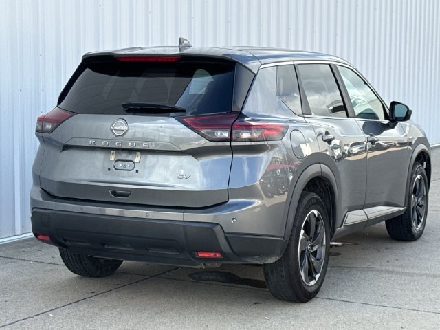 Used 2024 Nissan Rogue SV FWD image 4