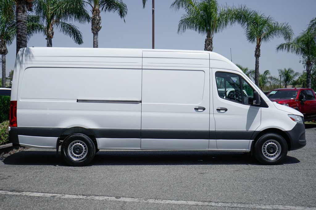 Used 2024 Mercedes-Benz Sprinter 2500 w/ Acoustic Package image 11