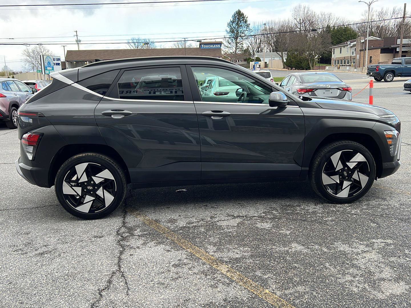 Used 2025 Hyundai Kona Limited image 6