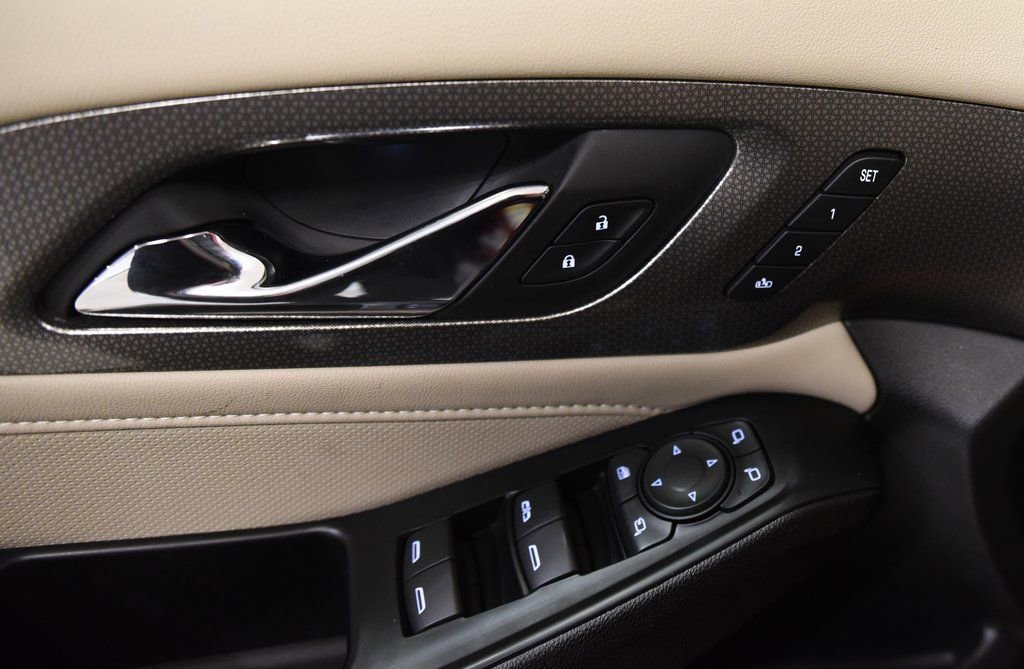 Used 2023 Chevrolet Traverse Premier image 15
