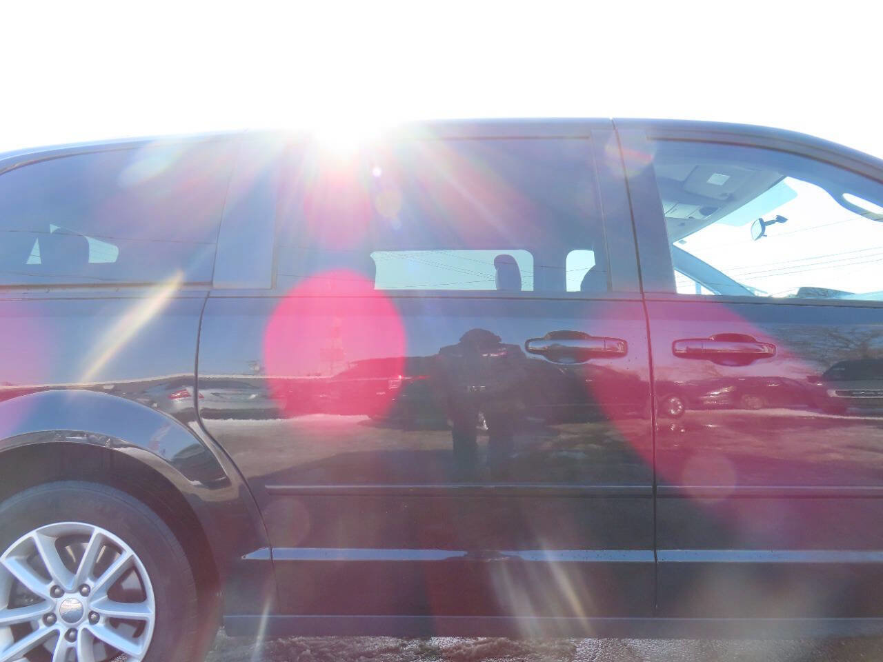 Used 2016 Dodge Grand Caravan SXT image 22