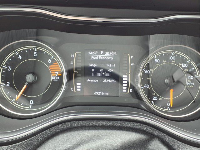 Used 2019 Jeep Cherokee Latitude w/ Popular Appearance Group AWD/4WD image 20