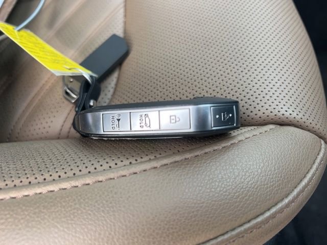 Certified 2025 Kia Sorento SX Prestige w/ Olive Brown Leather Package image 48