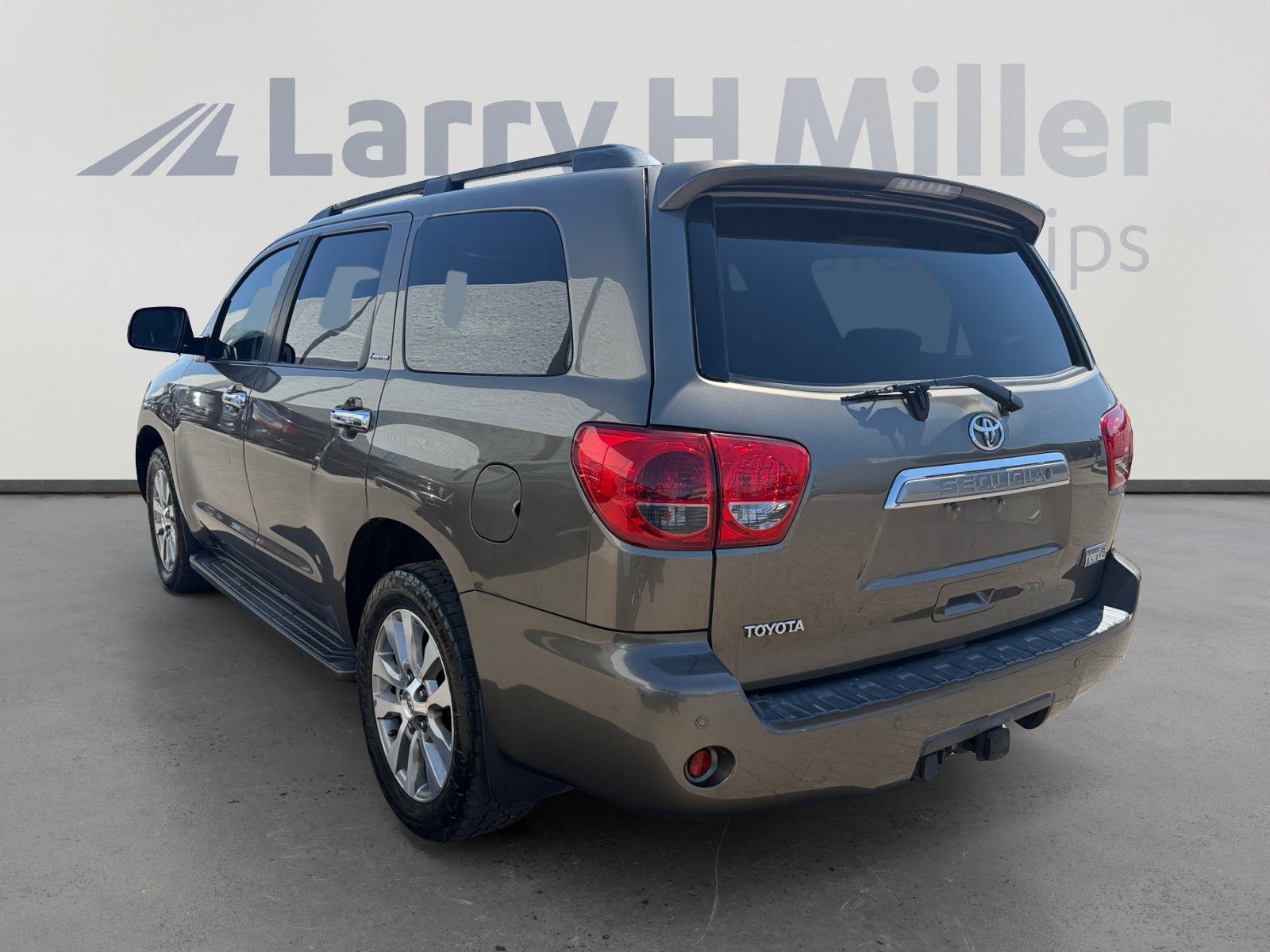 Used 2008 Toyota Sequoia Limited w/ Cold Area Pkg AWD/4WD image 3