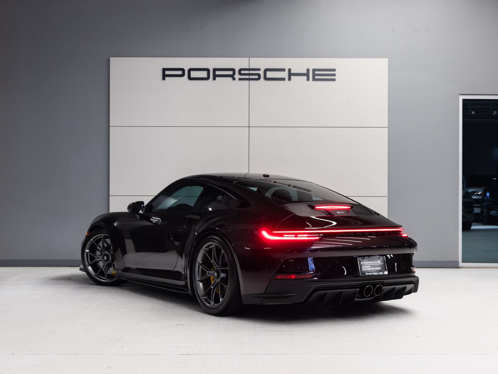 Certified 2022 Porsche 911 GT3 RWD image 5