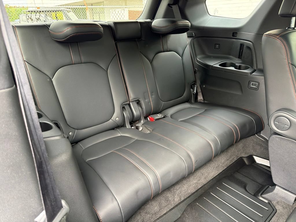 Used 2025 Honda Pilot TrailSport image 12