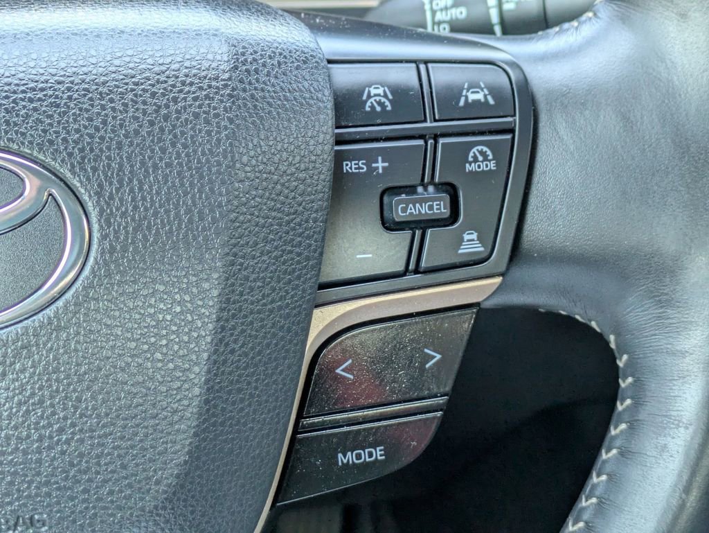 Used 2024 Toyota Crown AWD/4WD image 21