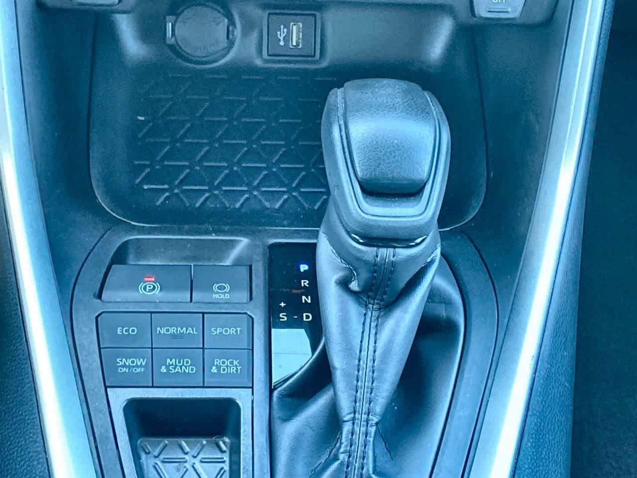 Certified 2025 Toyota RAV4 LE AWD/4WD image 19