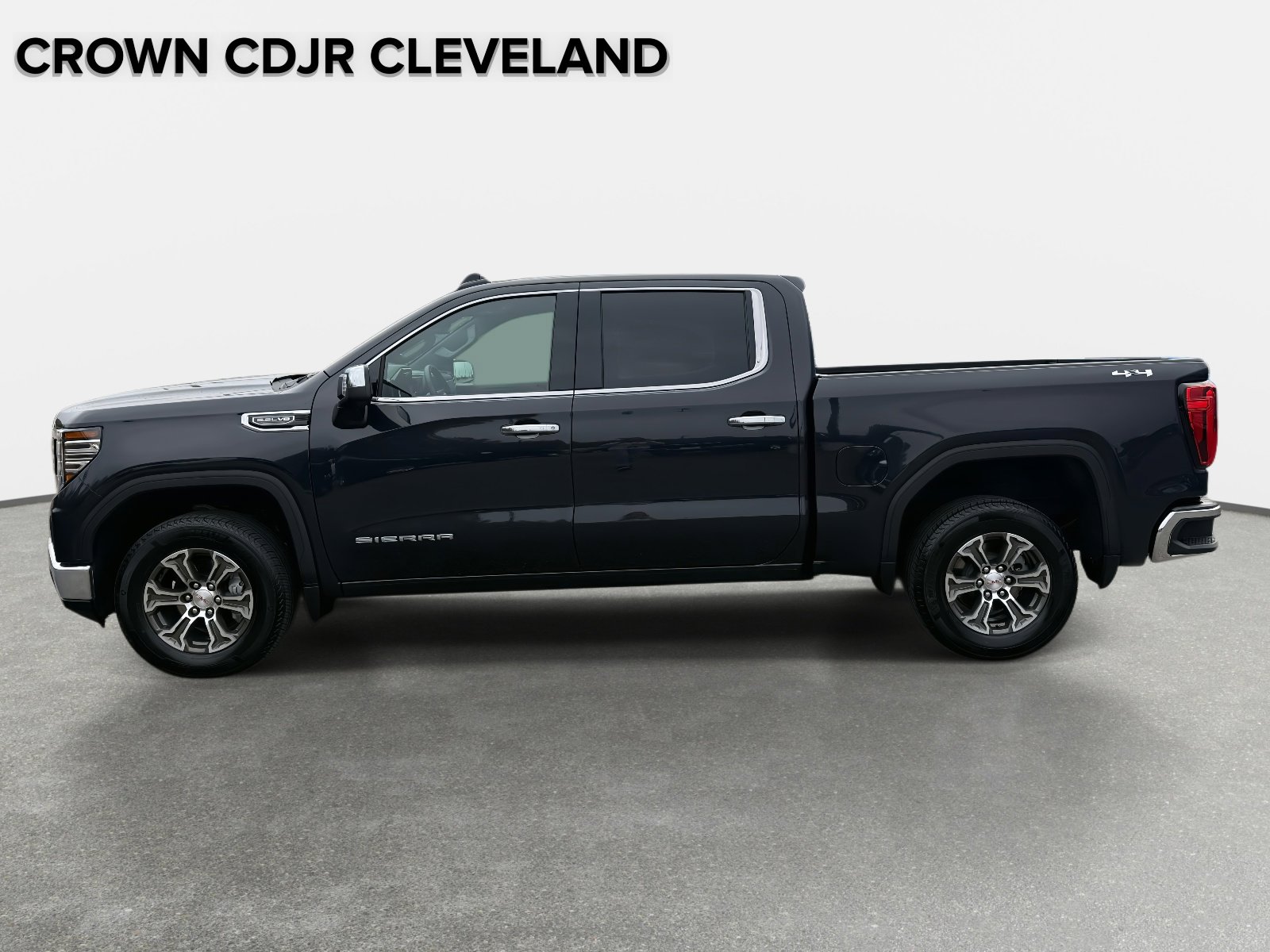 Used 2026 GMC Sierra 1500 SLT image 8