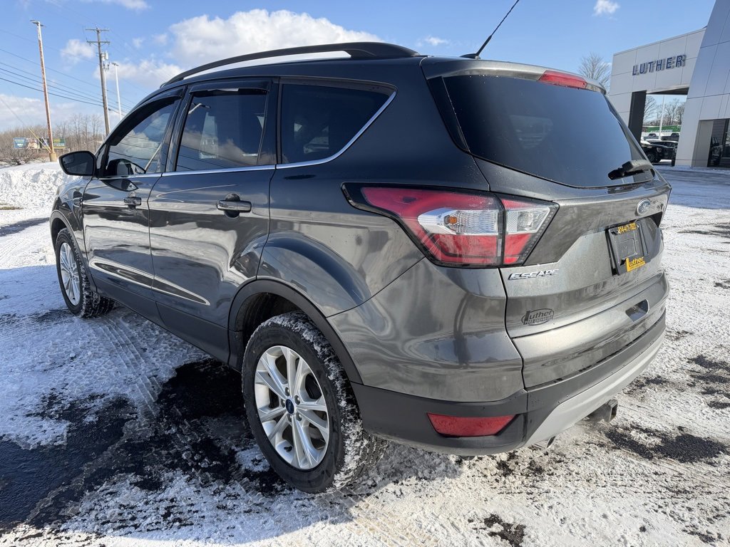 Used 2018 Ford Escape SE image 3