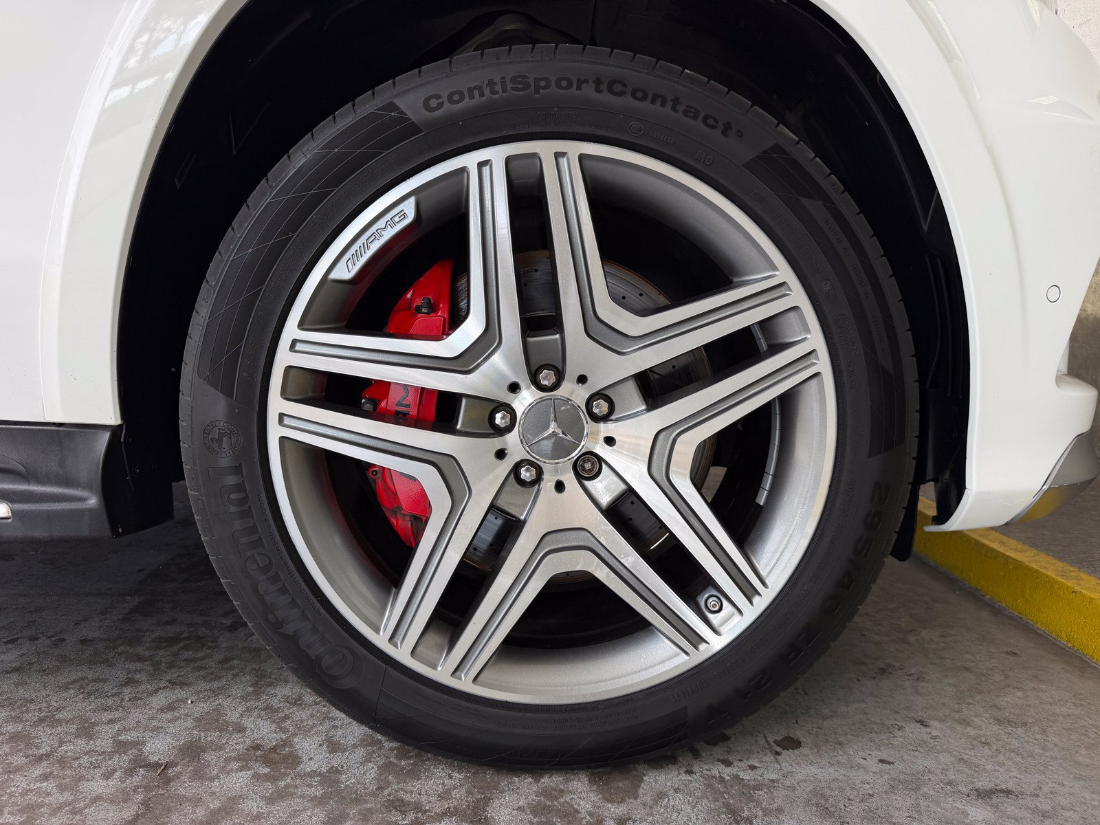 Used 2016 Mercedes-Benz GL 63 AMG 4MATIC image 25