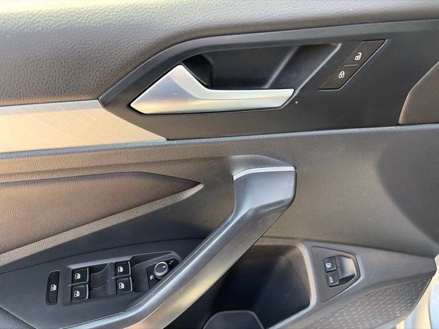 Used 2024 Volkswagen Jetta SE FWD image 11
