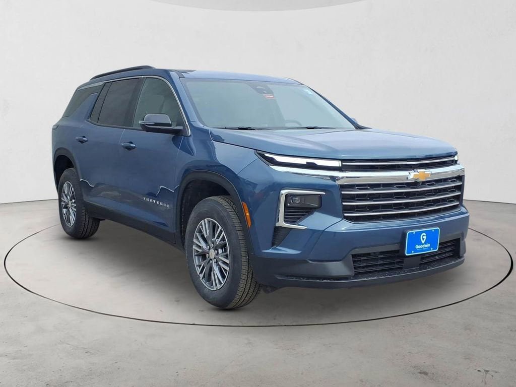 New 2026 Chevrolet Traverse LT w/ Driver Confidence Package AWD/4WD image 3
