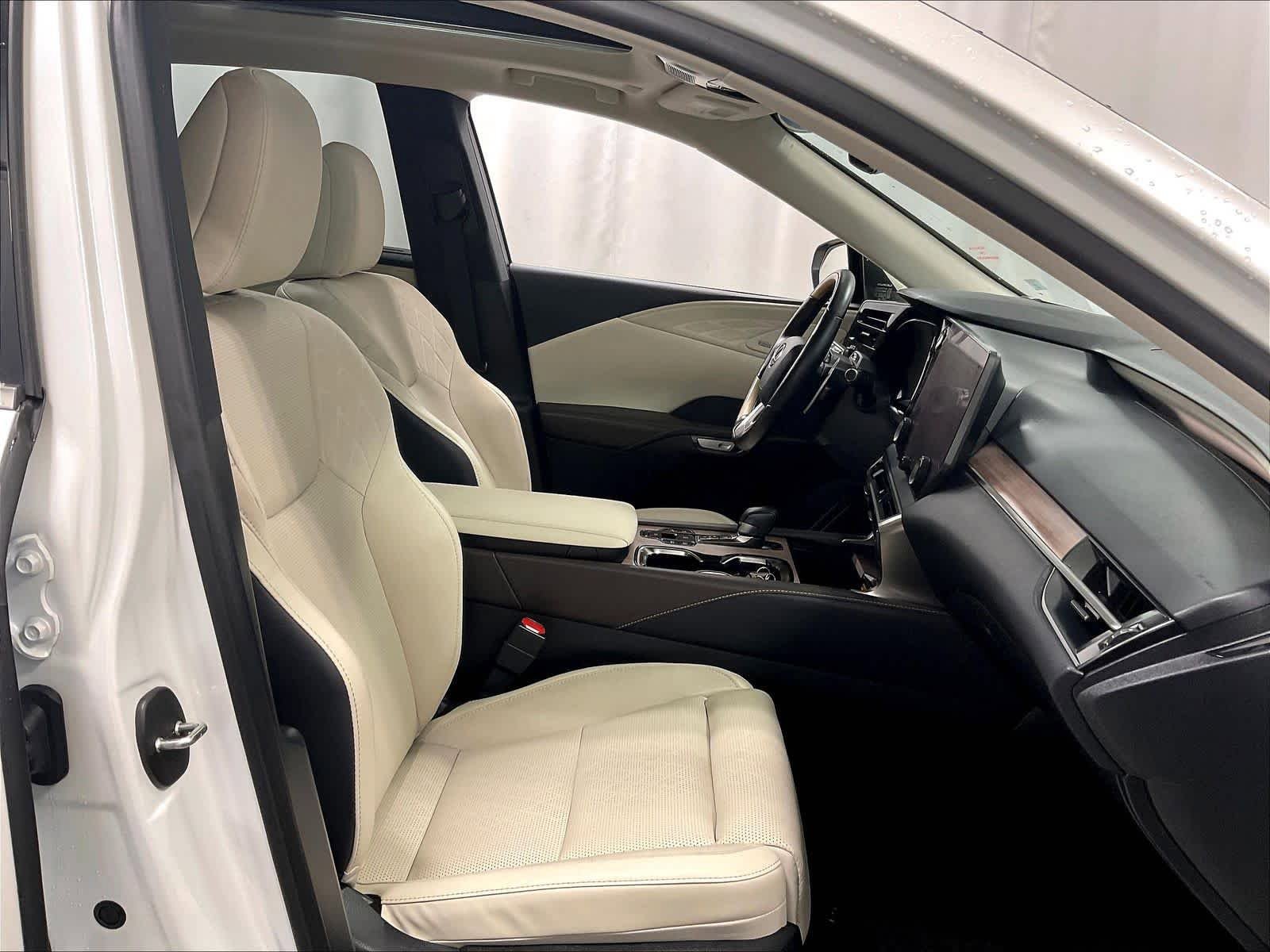 Used 2025 Lexus RX 450h Luxury w/ Convenience Package image 11