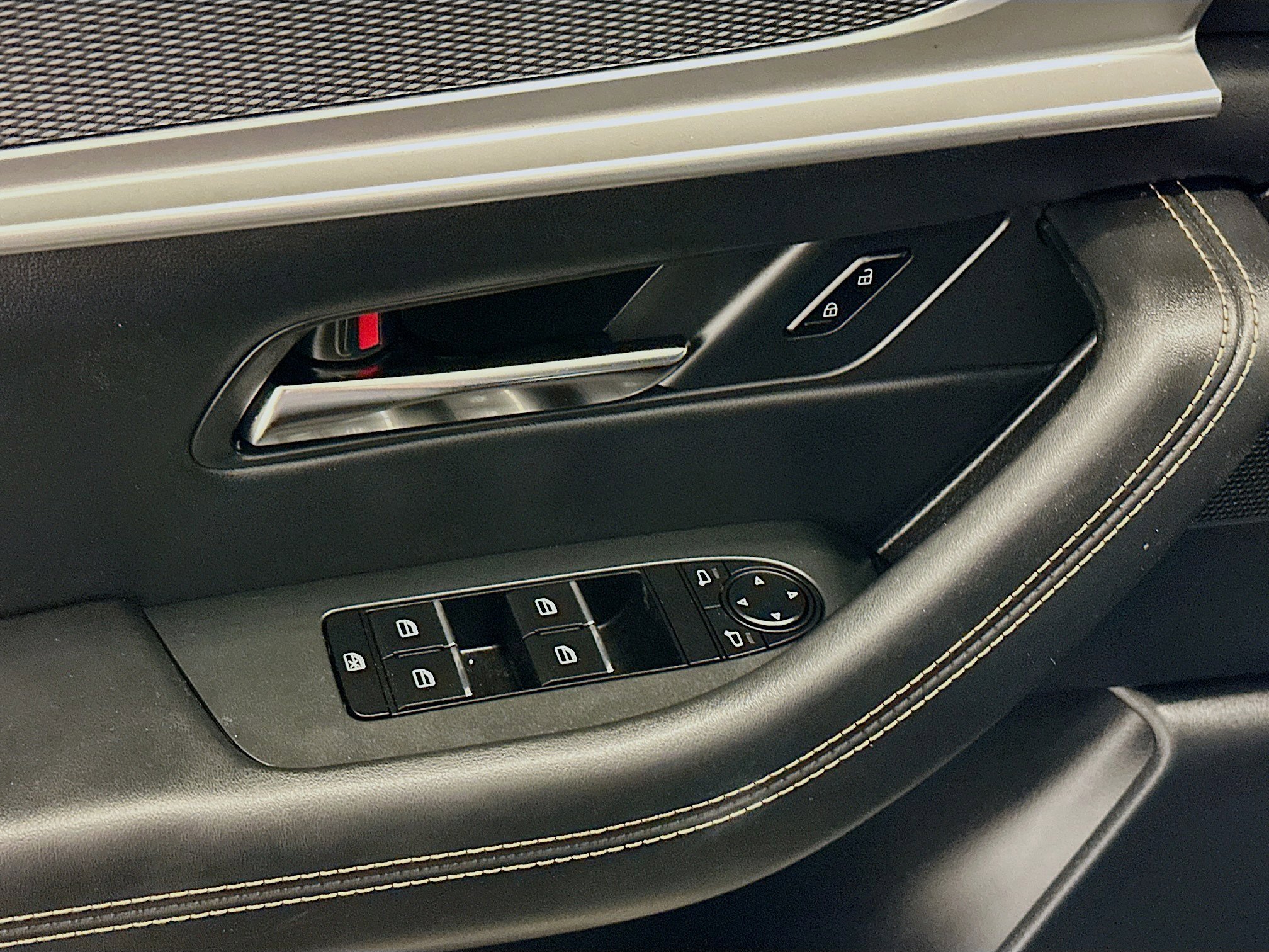 Used 2024 MAZDA CX-90 Plug-In Hybrid w/ Preferred image 15