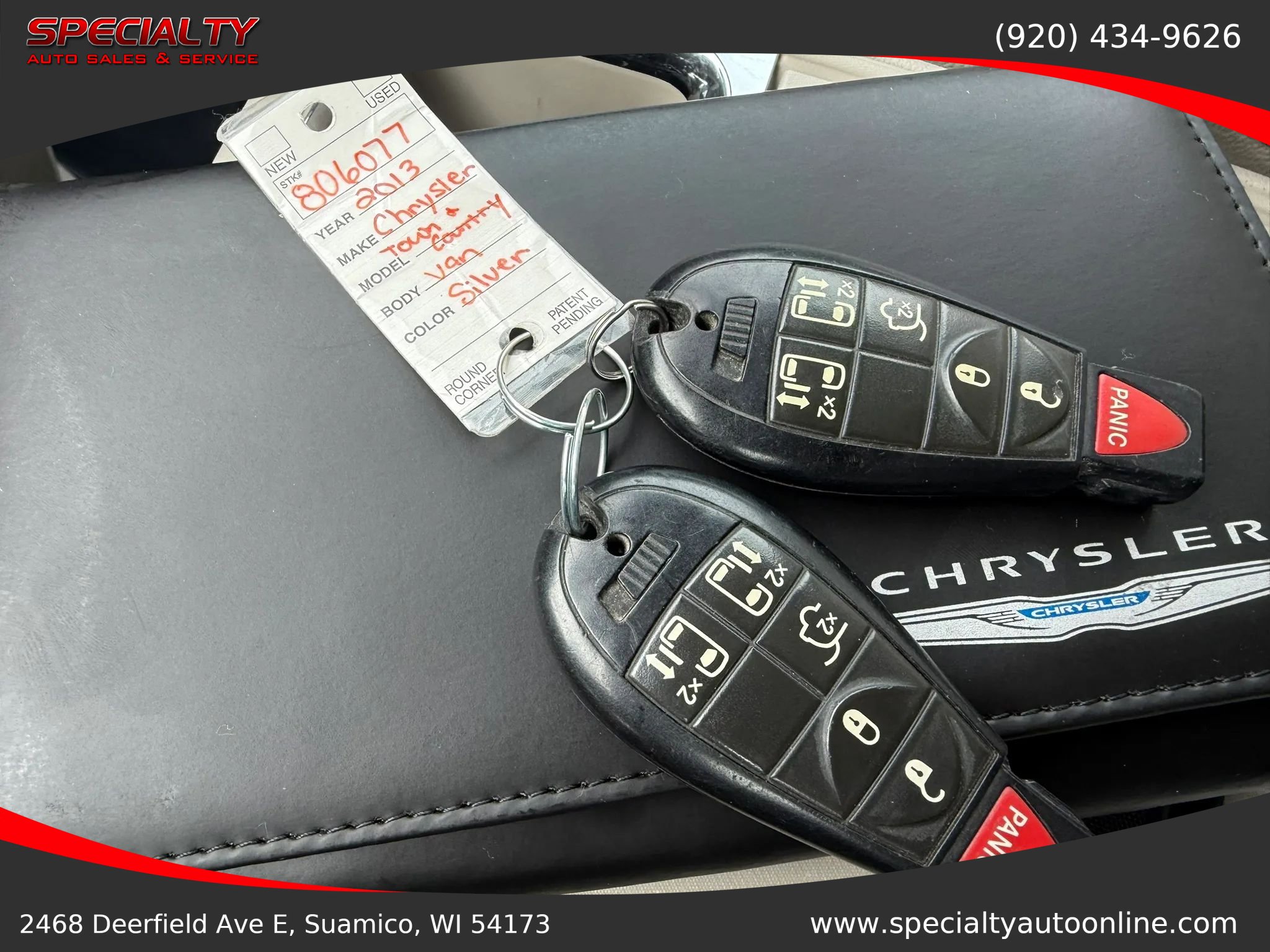 Used 2013 Chrysler Town & Country Touring FWD image 34