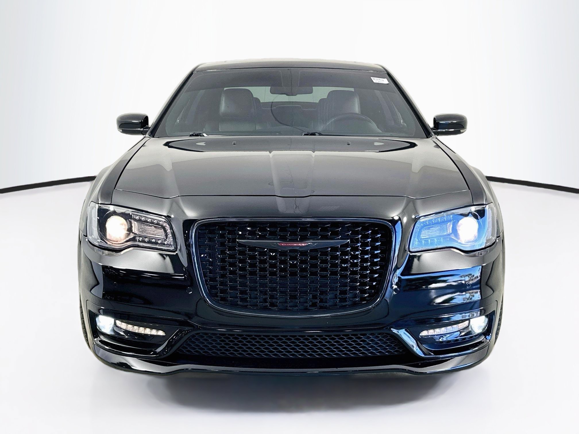 Used 2022 Chrysler 300 S RWD image 2