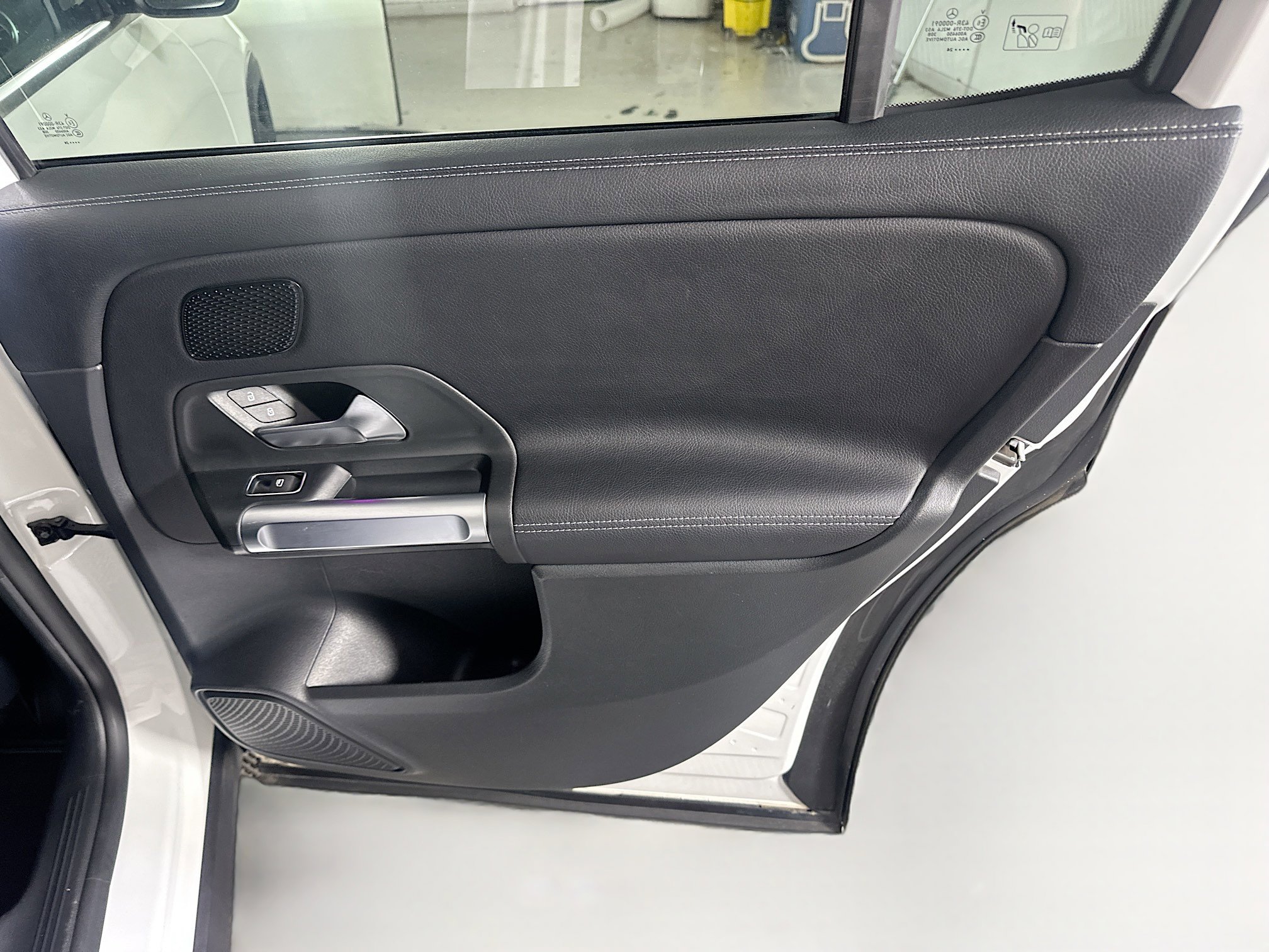 Used 2024 Mercedes-Benz GLB 250 image 33