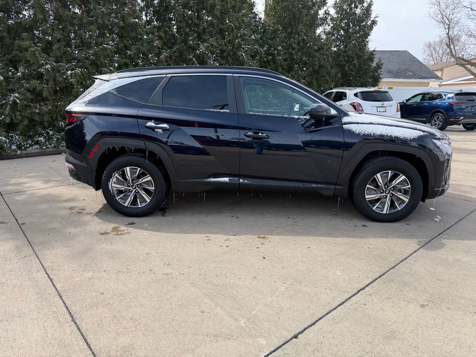 Used 2024 Hyundai Tucson Blue image 12