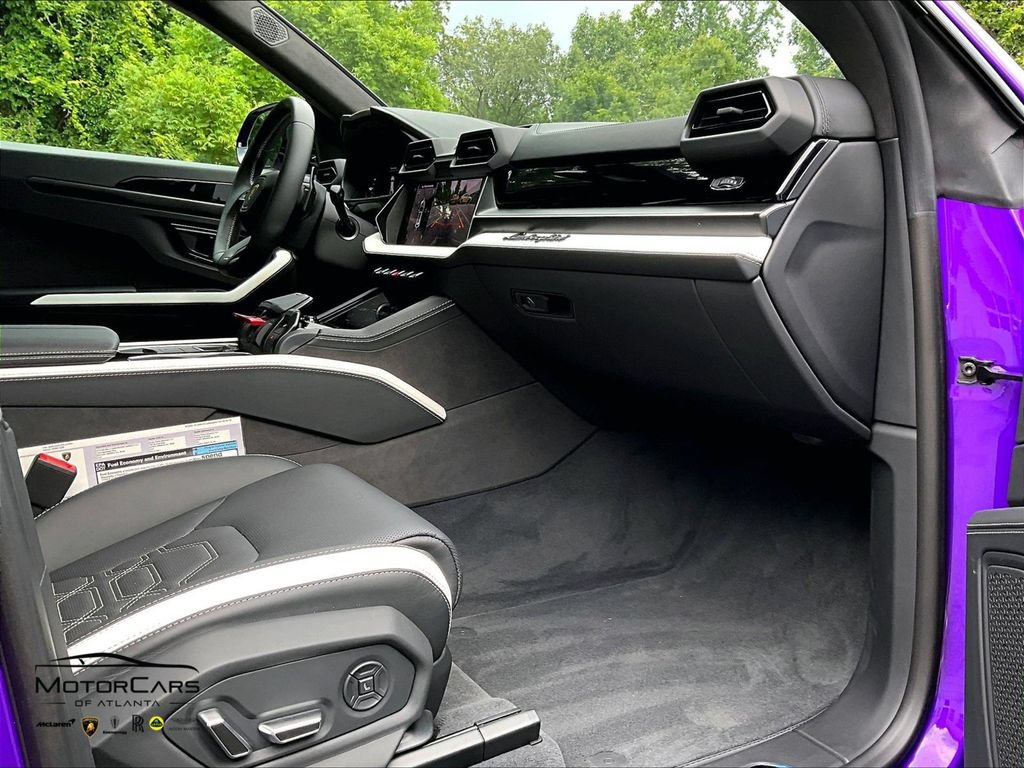 Used 2026 Lamborghini Urus SE AWD/4WD image 14
