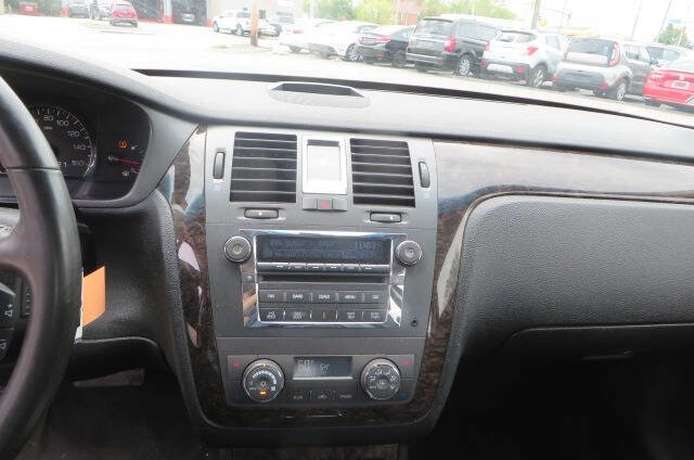 Used 2010 Cadillac DTS Luxury FWD image 20