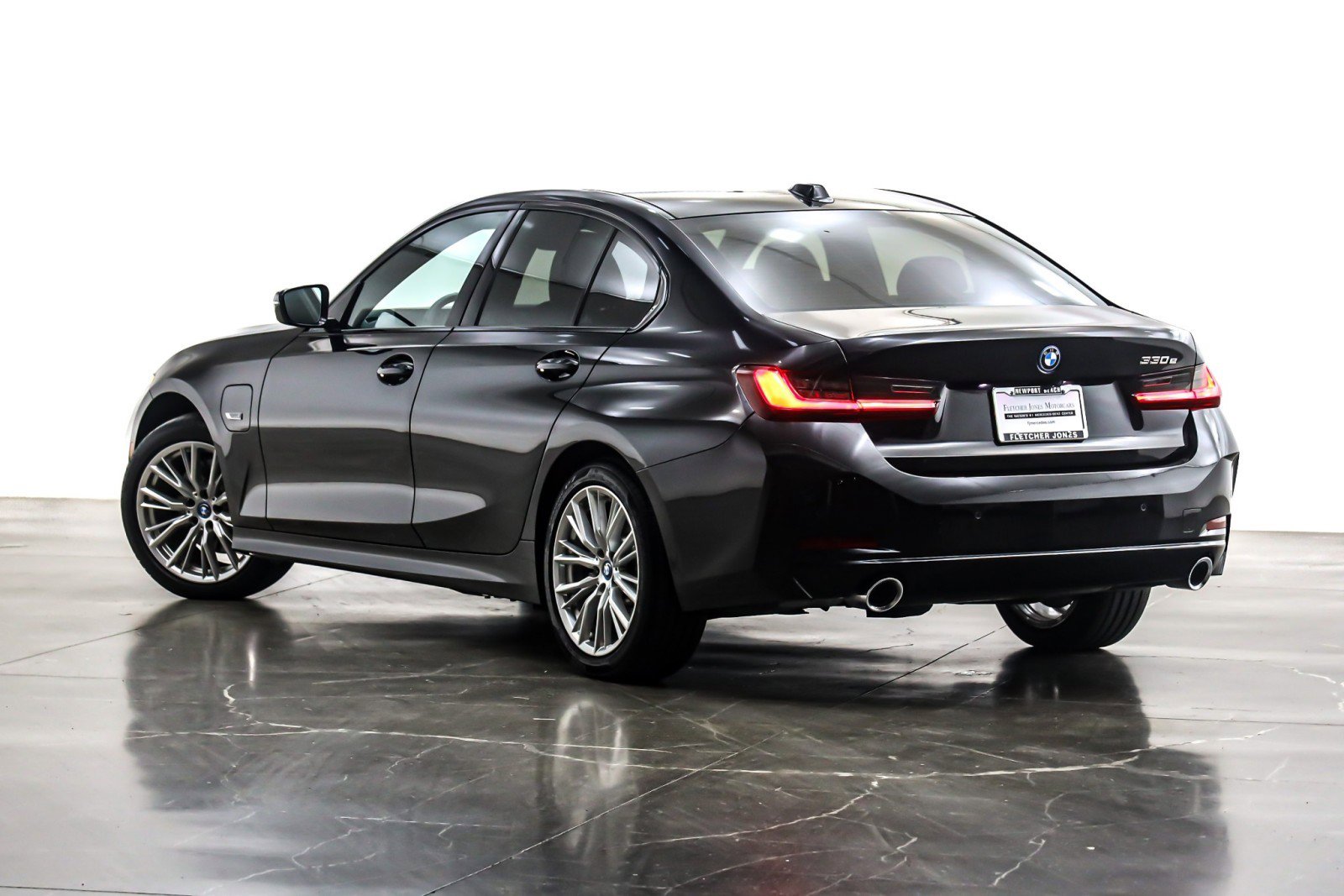 Used 2023 BMW 330e w/ Convenience Package image 13
