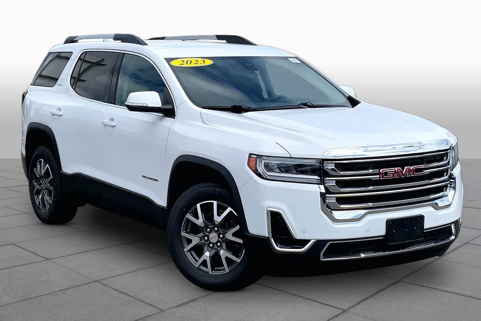 Used 2023 GMC Acadia SLE w/ Driver Convenience Package AWD/4WD image 3