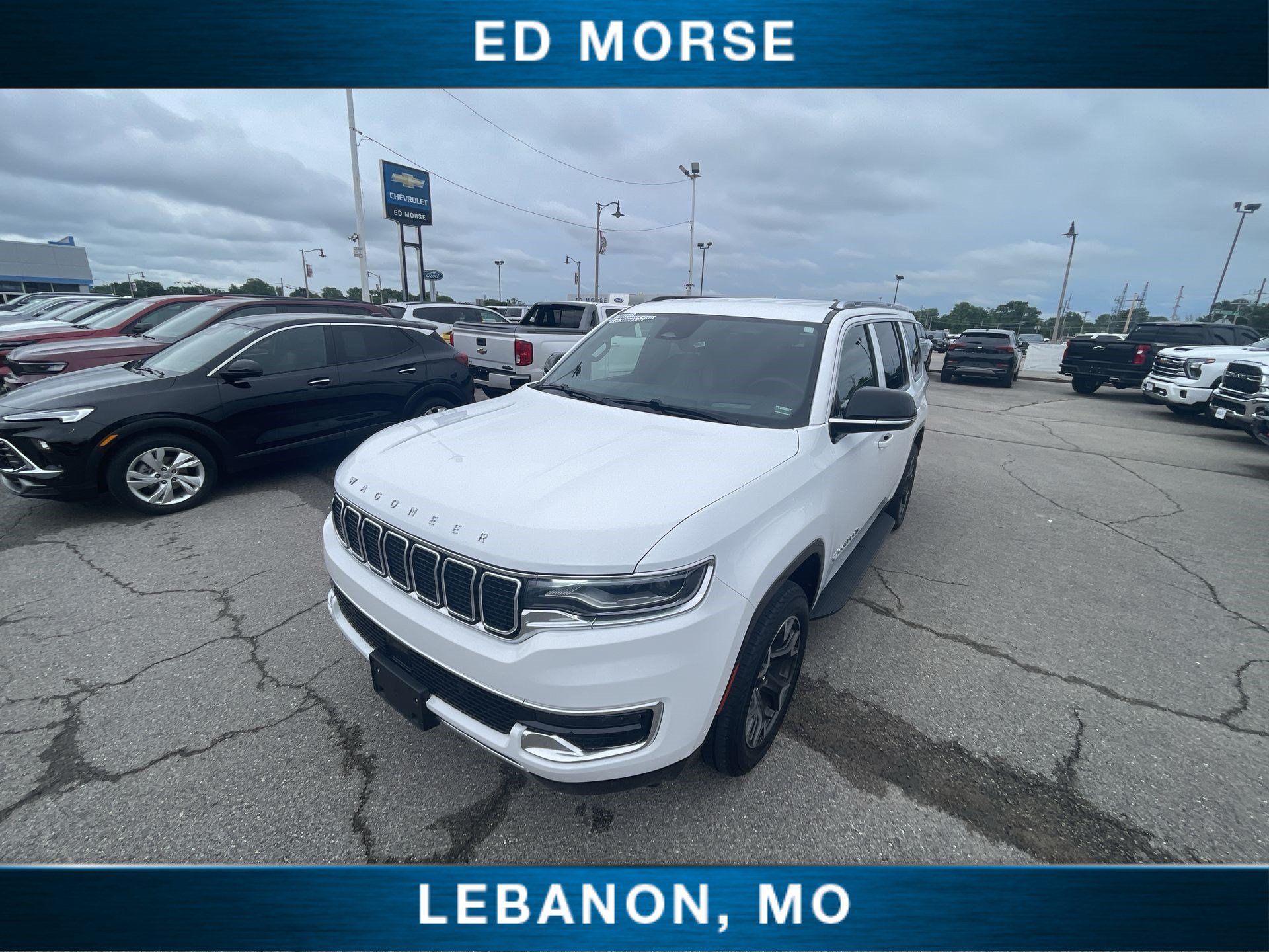Used 2024 Jeep Wagoneer Series III AWD/4WD image 19