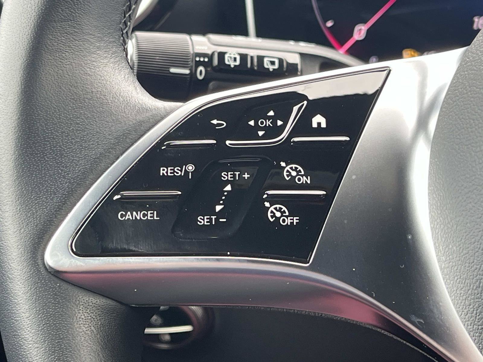 Certified 2025 Mercedes-Benz GLC 300 image 25
