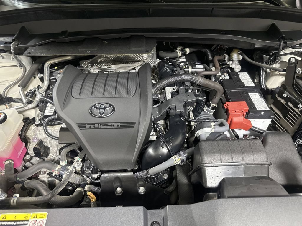 Used 2024 Toyota Grand Highlander AWD image 11
