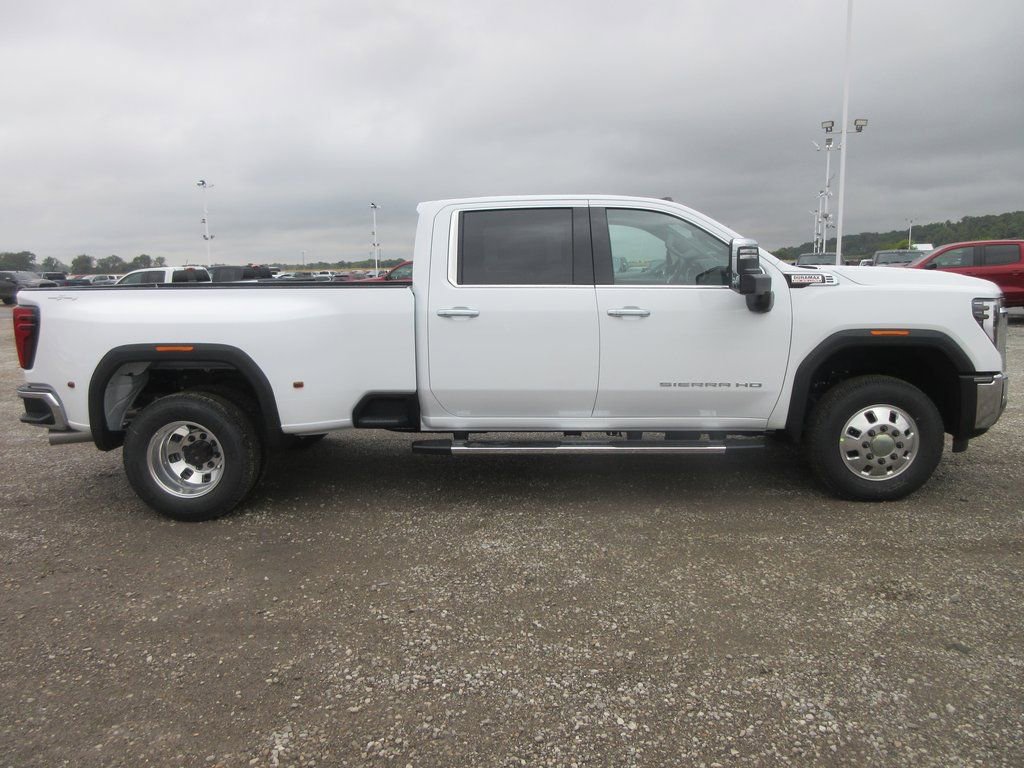 New 2026 GMC Sierra 3500 SLT w/ SLT Premium Package image 3