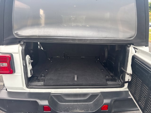 Used 2018 Jeep Wrangler Unlimited Sahara AWD/4WD image 29