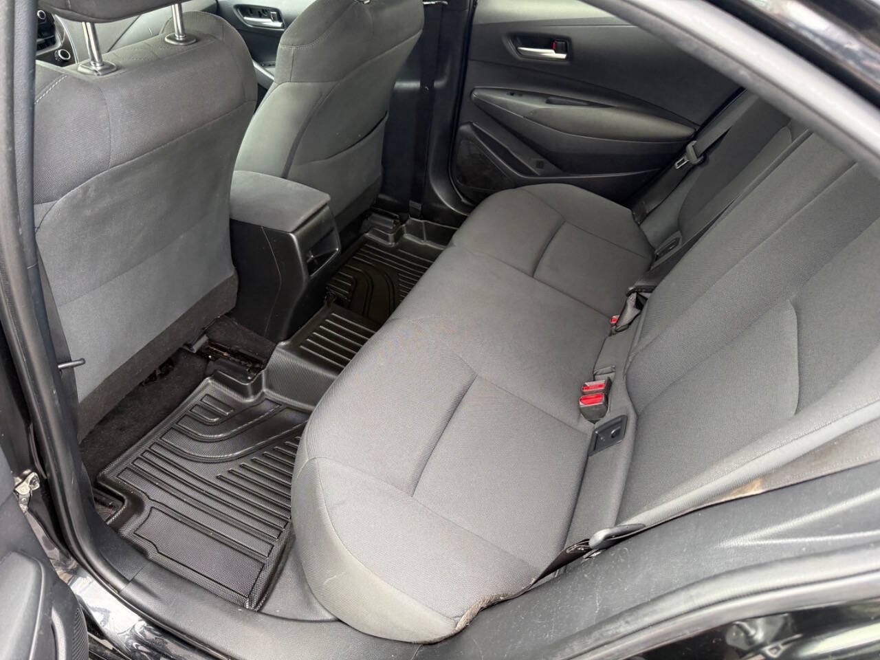 Used 2020 Toyota Corolla LE FWD image 30