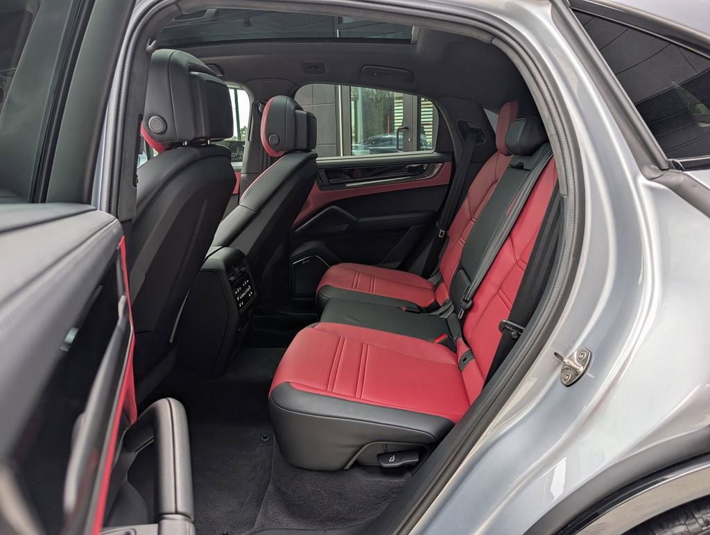 Certified 2025 Porsche Cayenne GTS AWD/4WD image 26