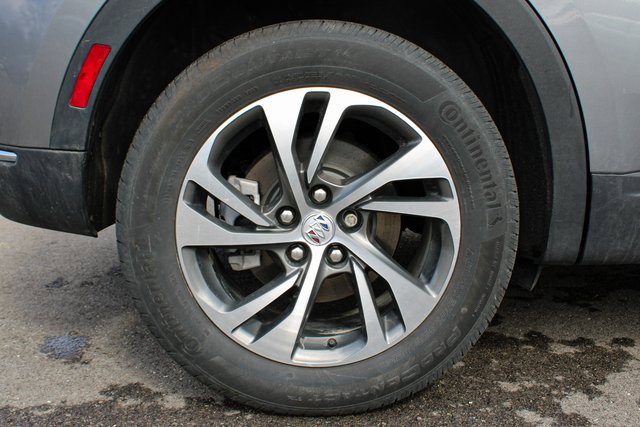 Used 2022 Buick Envision Essence w/ Safety Package image 41