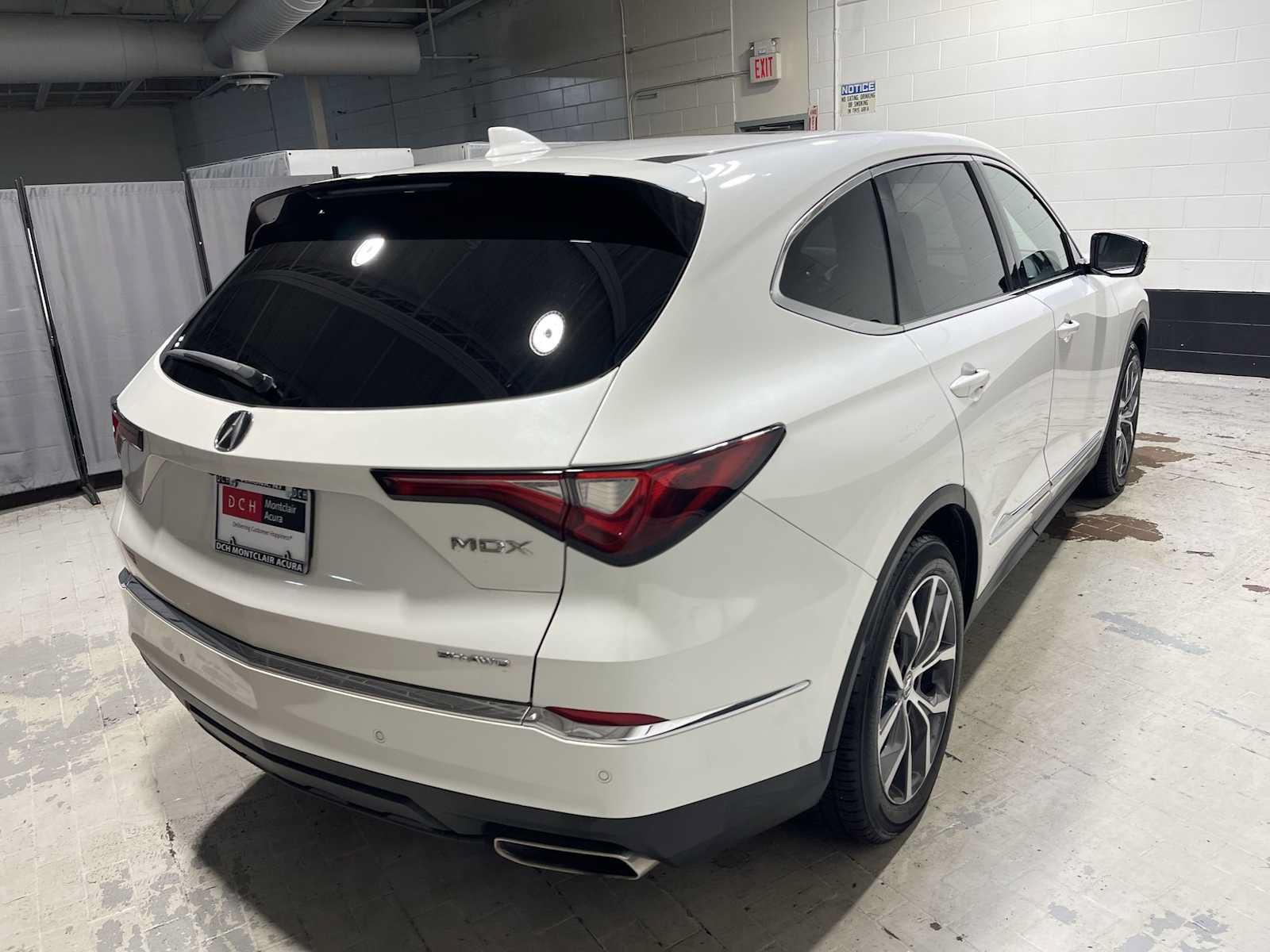Certified 2022 Acura MDX w/ Technology Package AWD/4WD image 25