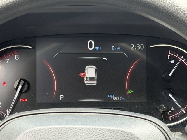 Used 2024 Toyota RAV4 XLE FWD image 16